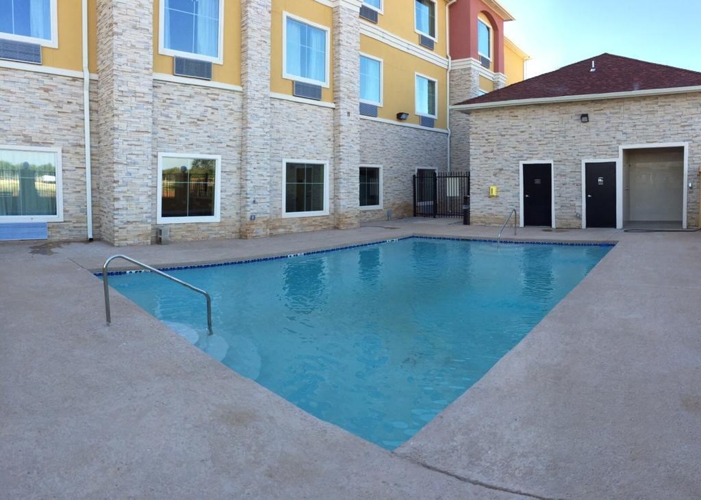 Residency Suites Cotulla Εξωτερικό φωτογραφία