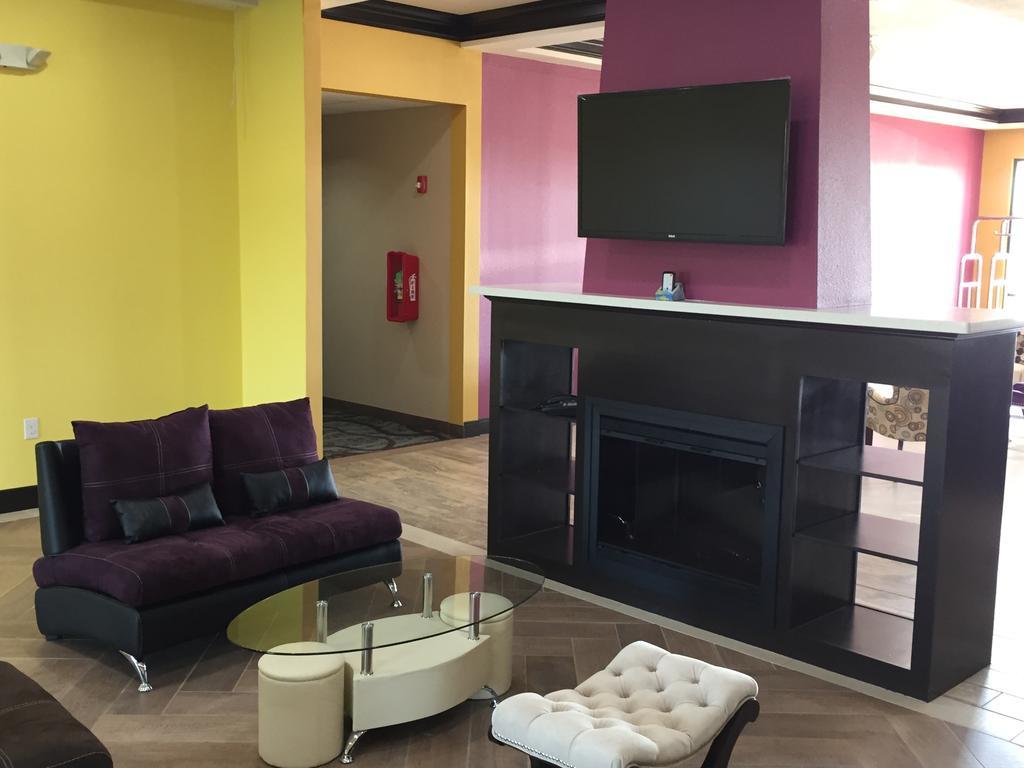 Residency Suites Cotulla Εξωτερικό φωτογραφία