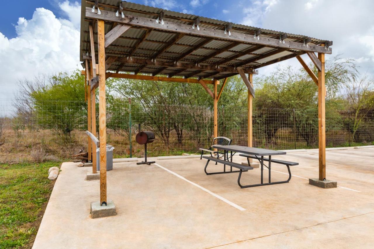 Residency Suites Cotulla Εξωτερικό φωτογραφία